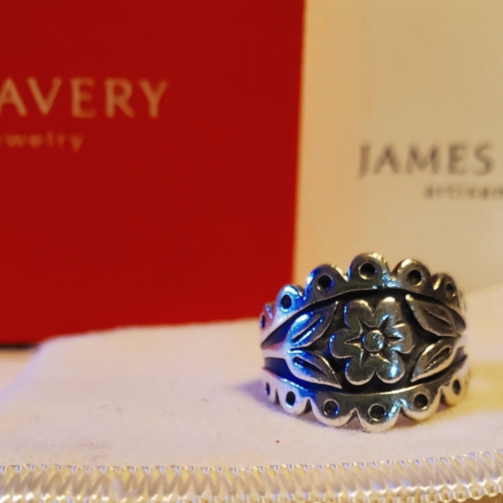 James Avery Retired 1993 Festive Flower Ring,  size 6.25